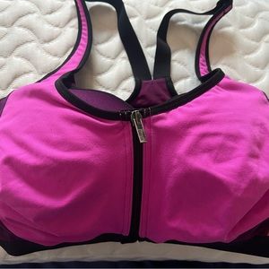 GUC VICTORIA’S SECRET KNOCK OUT SPORTS BRA SIZE 38DD